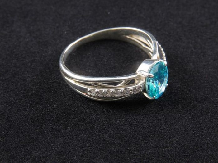 Кольцо из серебра 925 пробы с фианитоми Swarovski - 6