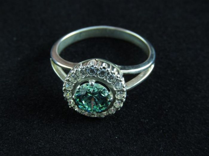 Серебряное кольцо с фианитами Swarovski - 2