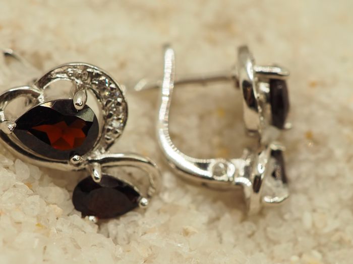 Серебряные серьги с гранатом-450