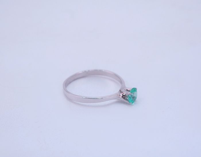 Серебряное кольцо 925 пробы с натуральным бериллом 0.64 карат - 77