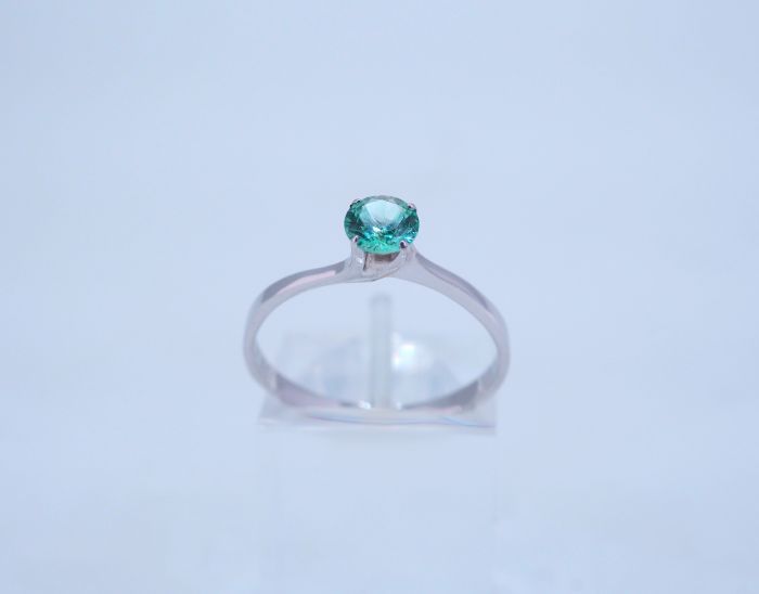 Серебряное кольцо 925 пробы с натуральным бериллом 0.64 карат - 77