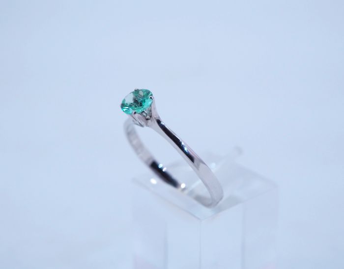Серебряное кольцо 925 пробы с натуральным бериллом 0.64 карат - 77