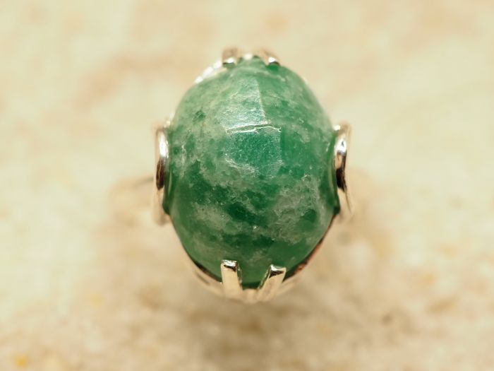 Серебряное кольцо с натуральным бериллом-665